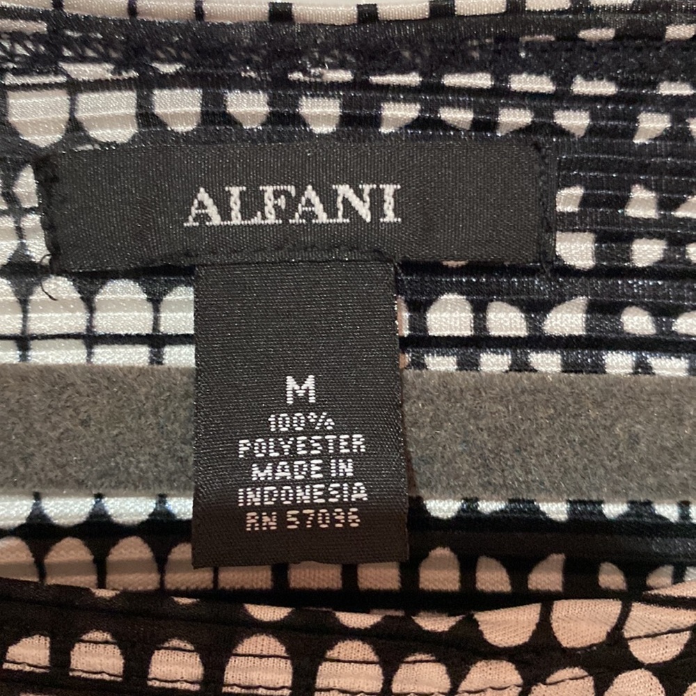 Alfani size med blouse. Black/white. Perfect cond. - Picture 2 of 5